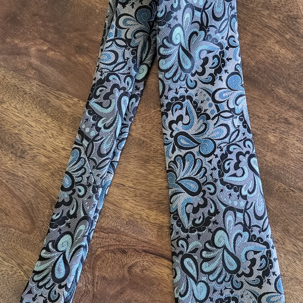 Van Heusen Teal and Black Paisley Tie